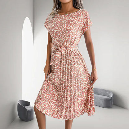 Women's Casual Short-sleeved Floral Pleated Dress