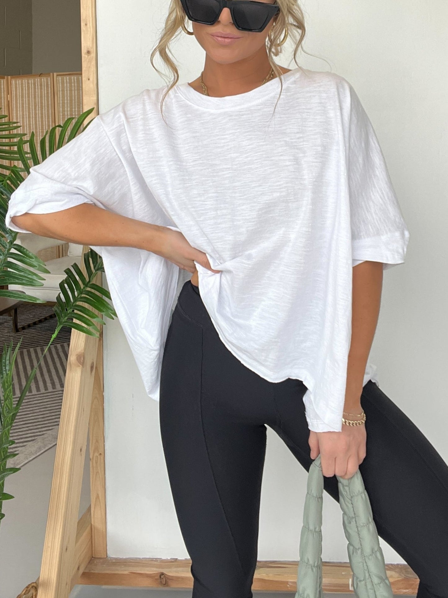 💥Women's Solid Colour Loose Round Neck Oversized T-Shirt