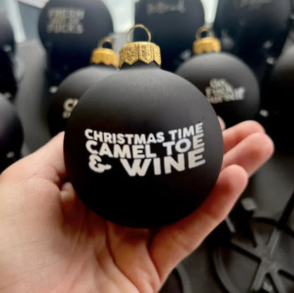 🤣 Funny Christmas Ornament - Humorous Design for Tree Decoration, Perfect Gift for Family Gatherings 🎁📦