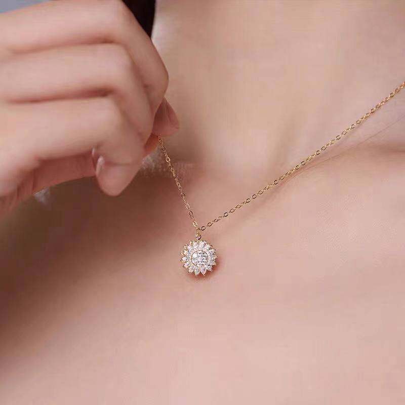 Sparkling Sunflower Rotatable Necklace